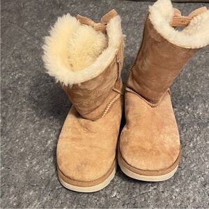 UGG Shearling Lined Boots⭐️